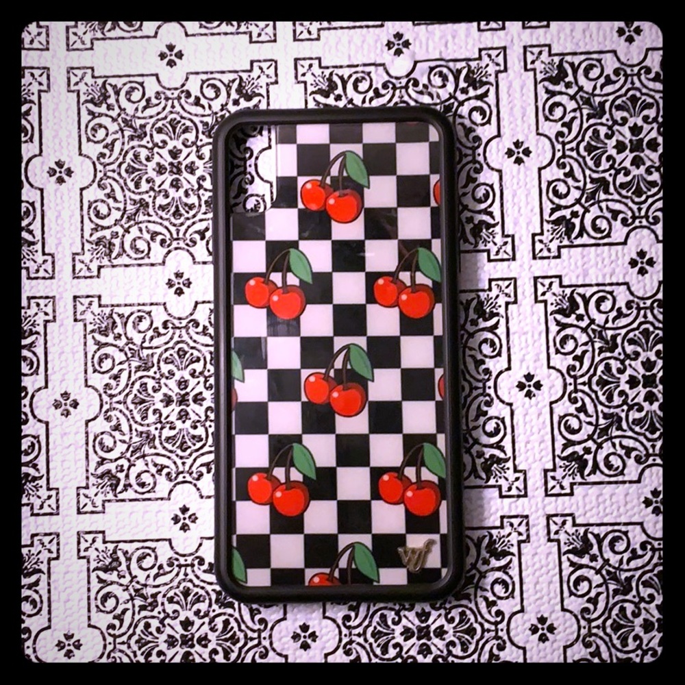XS Max WildFlower checkered cherry case.